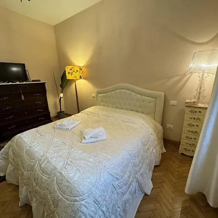 Sto Bene Qua * Lucca