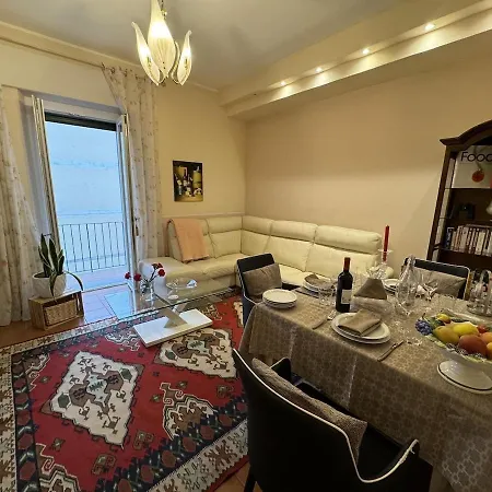 Sto Bene Qua Apartment *