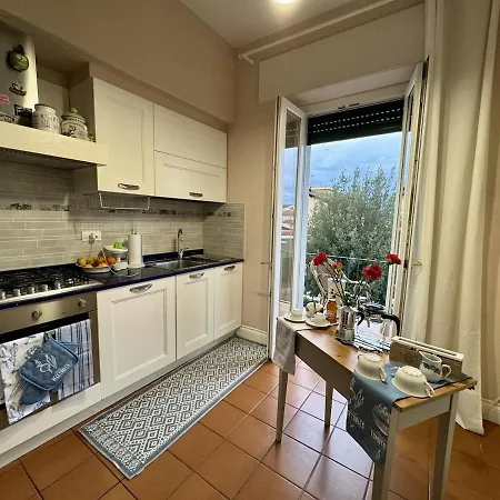 Sto Bene Qua Apartment Lucca