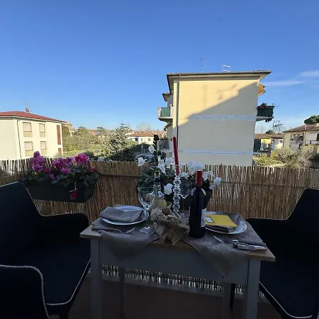 Sto Bene Qua * Lucca